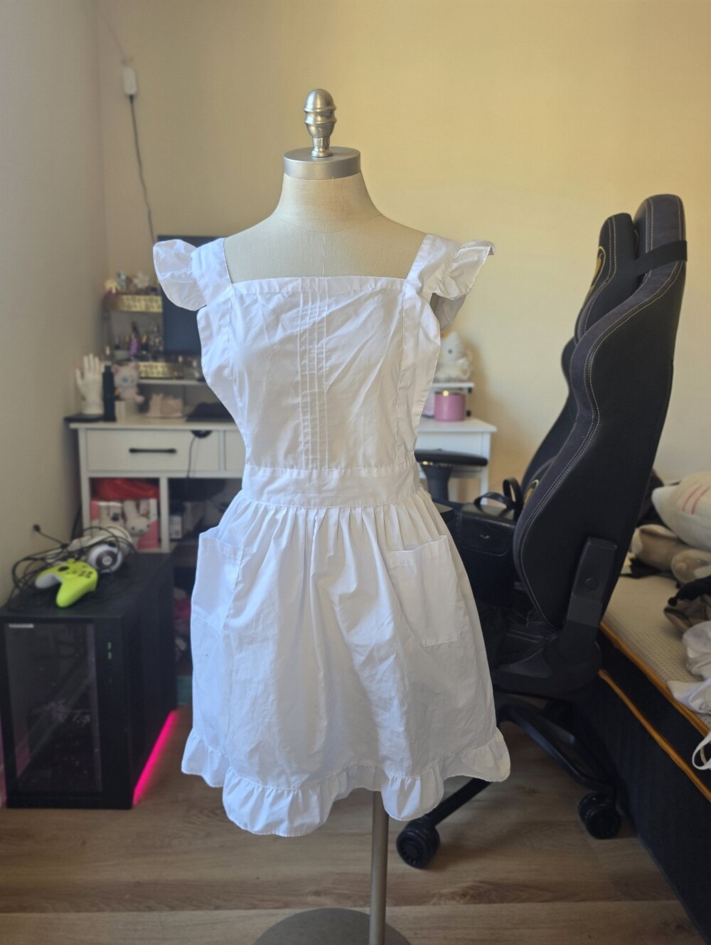 white maid costume